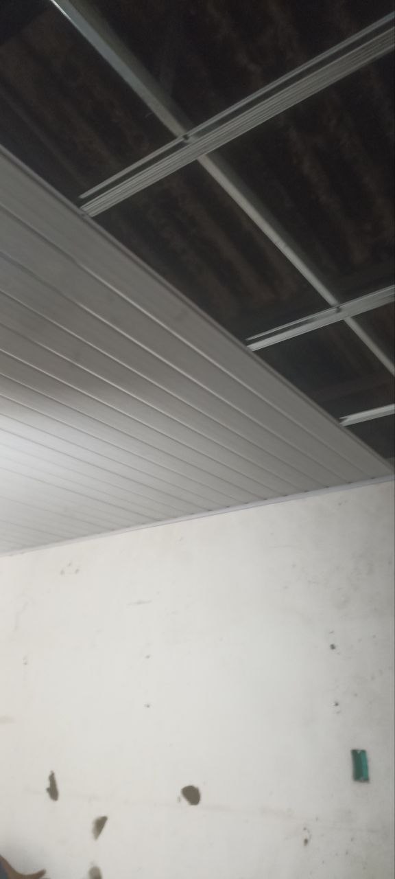 Instalación de cielo raso PVC - Acabado medio